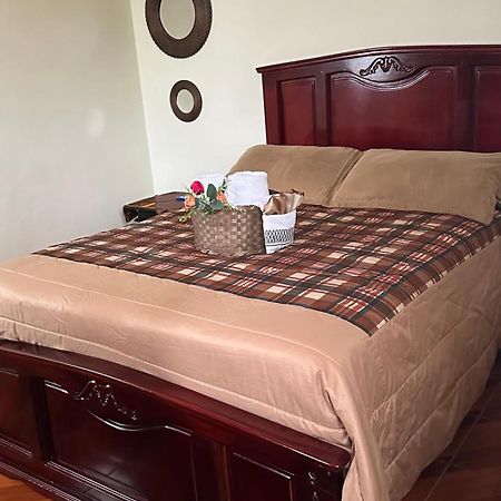 Hostal Jora Continental Cotacachi Zewnętrze zdjęcie