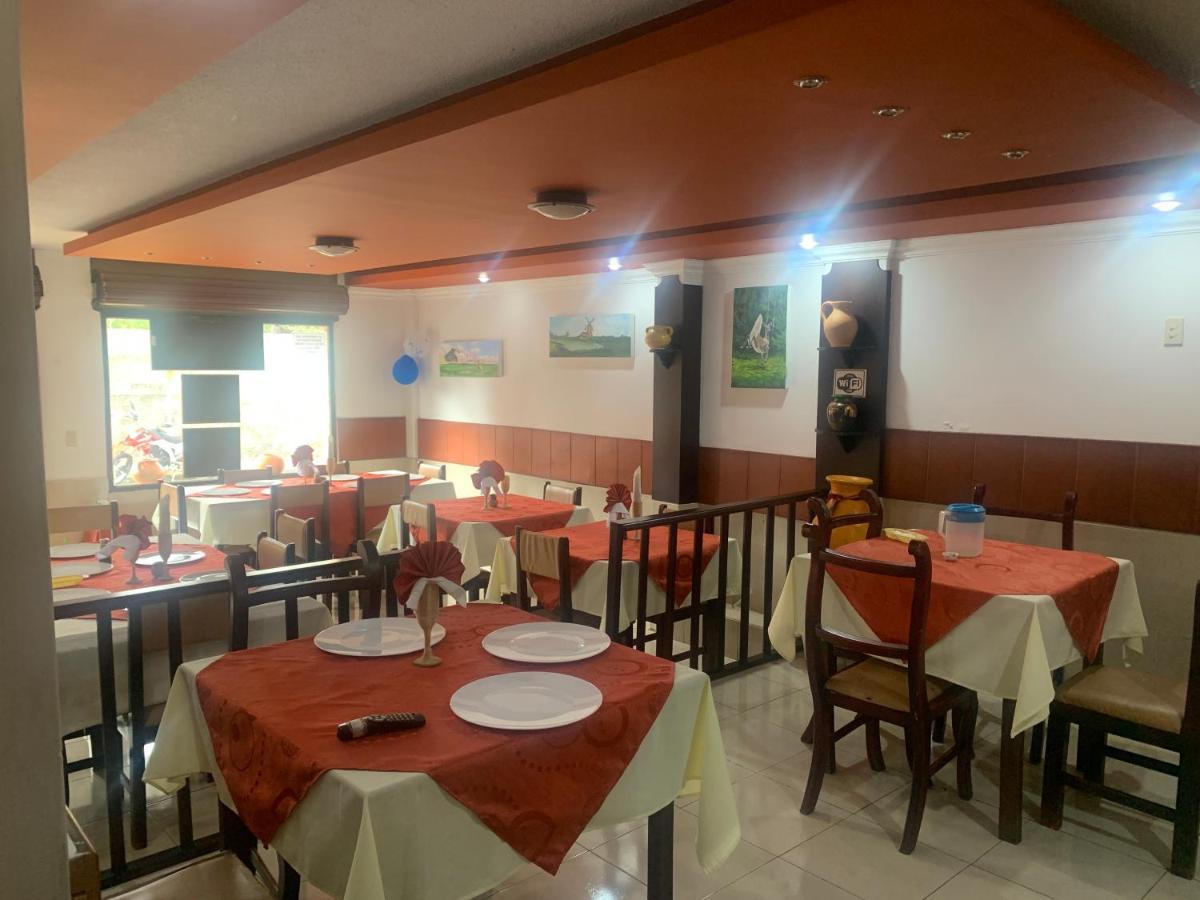 Hostal Jora Continental Cotacachi Zewnętrze zdjęcie